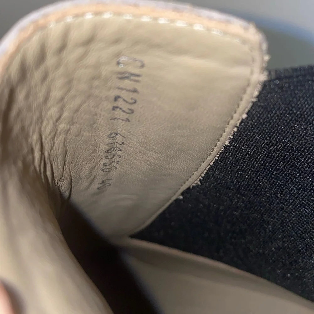 ✨SALEEEE✨ Alexander McQueen Leather Chelsea Block-Heel Booties - Picture 9 of 16